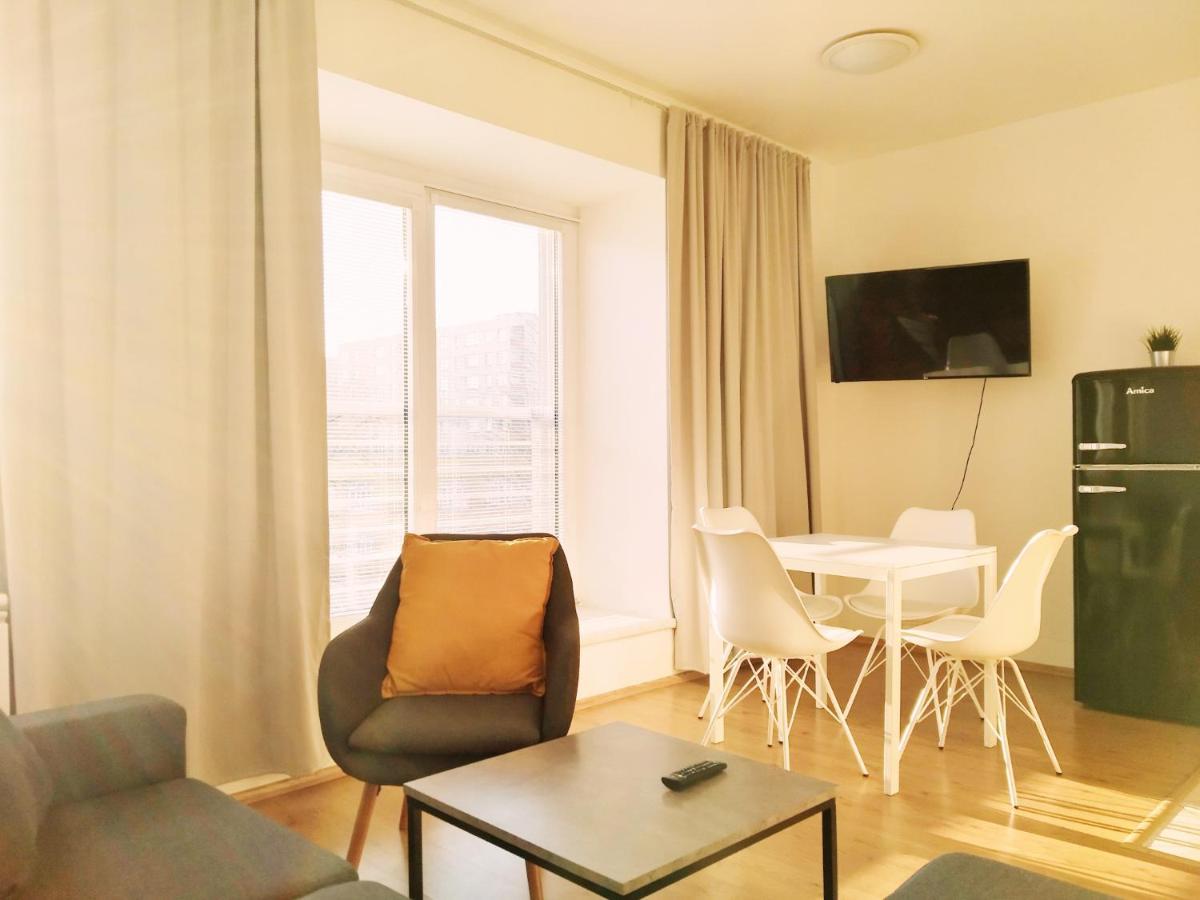 Yellow Apartment ออสตราวา ภายนอก รูปภาพ