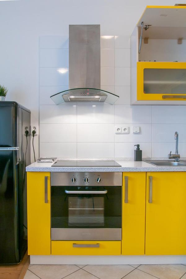 Yellow Apartment ออสตราวา ภายนอก รูปภาพ